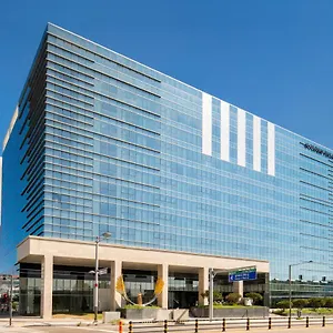 Golden Tulip Airport Отель